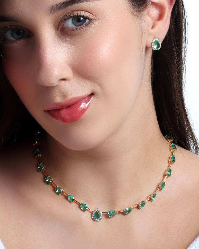 Conjunto Colar e Brinco Cristal Esmeralda – Banhado a Ouro 18K